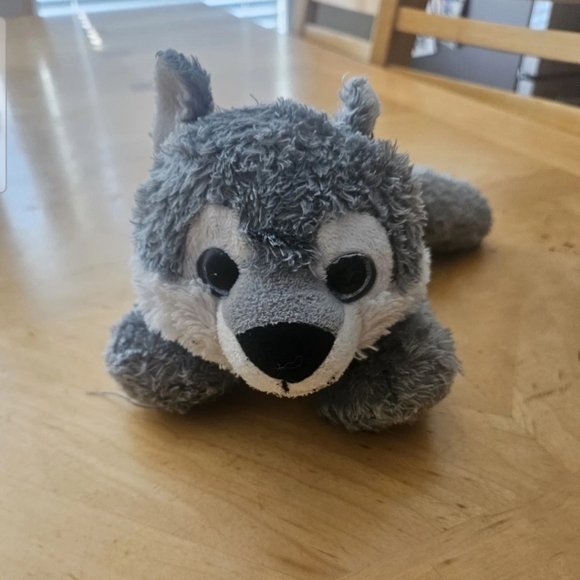 Fiesta Wolf Plush GWL Great Wolf Lodge Gray Stuffed Animal 9” Blue Eyes Lying - Picture 1 of 5